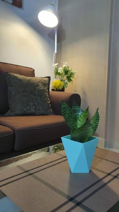 Cherolds Place Lovely 1 Bedroom Condo With Balcony Manila Exterior photo
