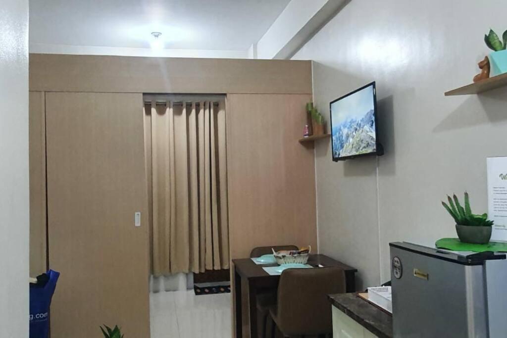 Cherolds Place Lovely 1 Bedroom Condo With Balcony Manila Exterior photo